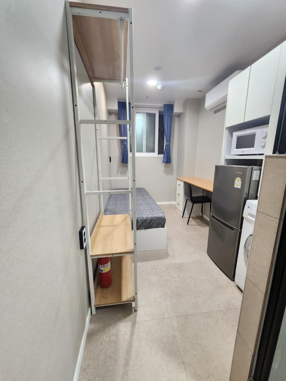 Deluxe (Deposit 300,000 KRW) — photo 1 of 9