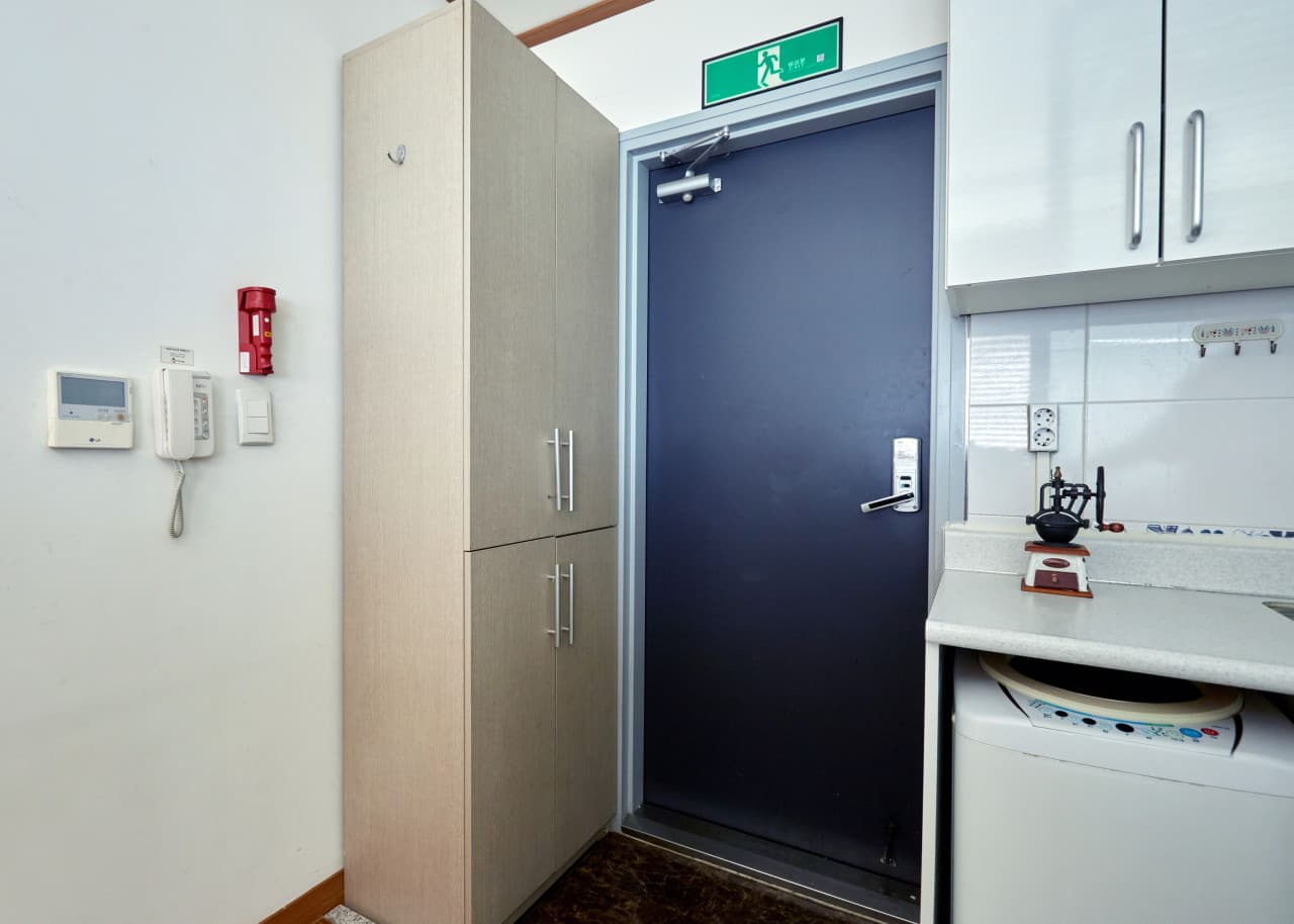 Studio Type B (Deposit 300,000 KRW) — photo 7 of 7