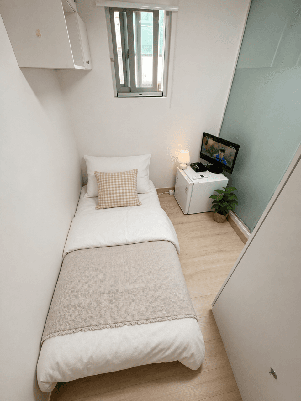 Inner Window Room (Deposit 50,000 KRW) β photo 2 of 15