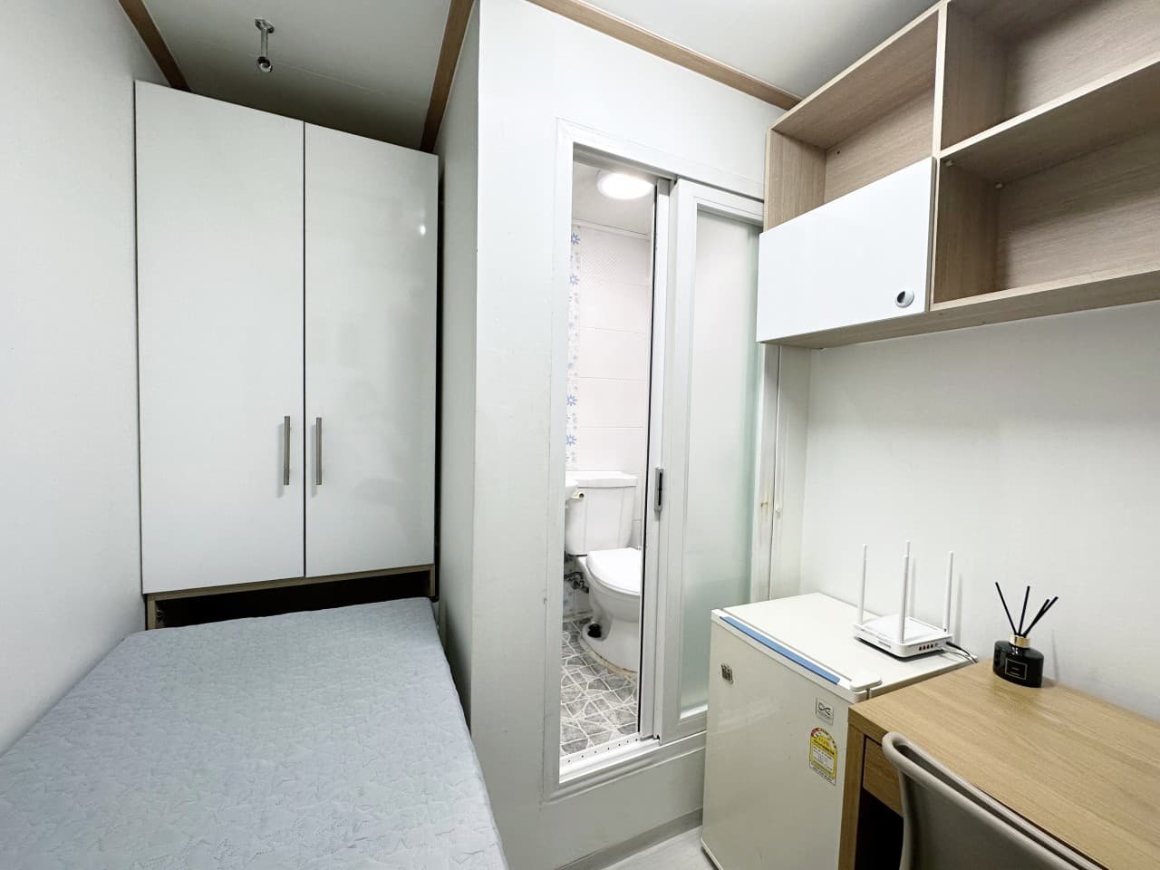 Ten Years Residence (Socho Branch)