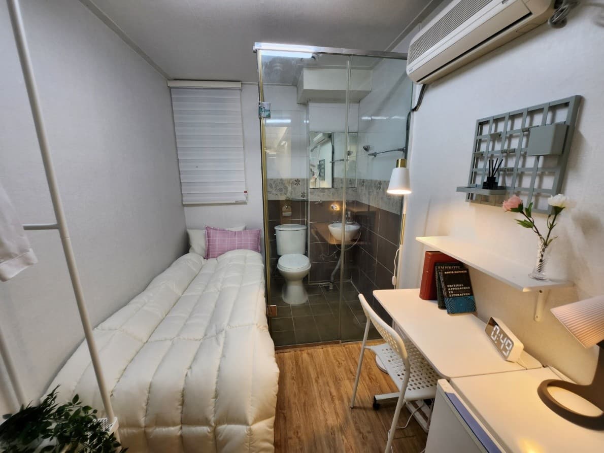 Outer Window Standard (Deposit 100,000 KRW) — photo 1 of 3