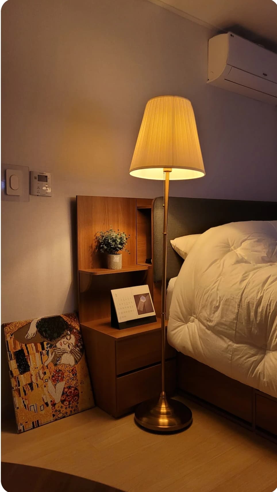 Onsu Station 10-Minute Walk, 2 Rooms, AC Included, Living Room & Kitchen — photo 1 of 15