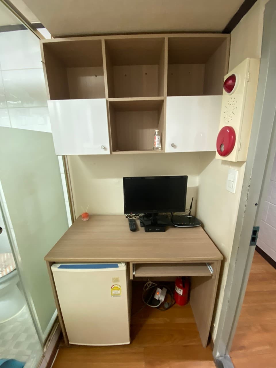 Room 29 (Deposit 200,000 won) — photo 2 of 3