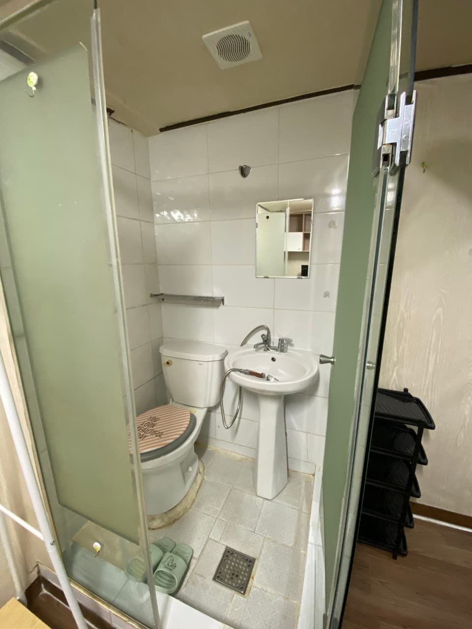 Room 8 (Deposit 50,000 won) — photo 1 of 3