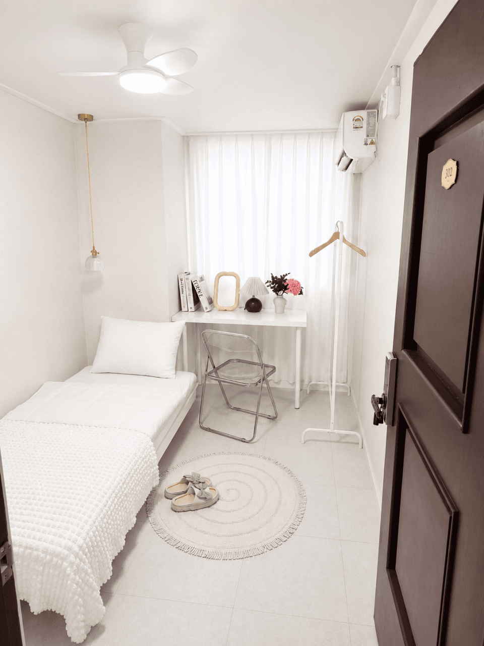 Shower Room (Deposit 200,000 Won) — photo 2 of 9