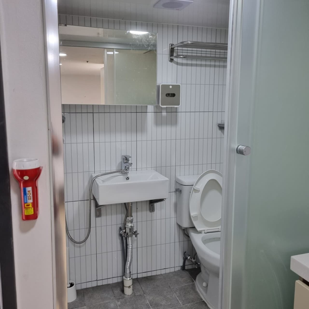 Suite City View (Studio) / Suite Veranda (Studio) -- Deposit 300,000 KRW — photo 2 of 6
