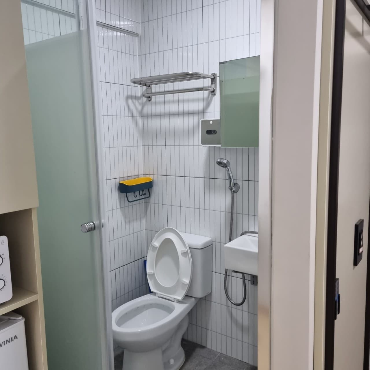 Deluxe City View (Studio) -- Deposit 300,000 Won — photo 2 of 3
