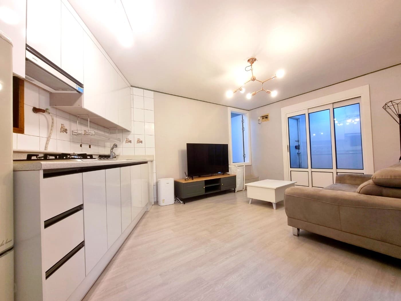 Hongdae Hapjeong 7-Minute Two-Room Apartment