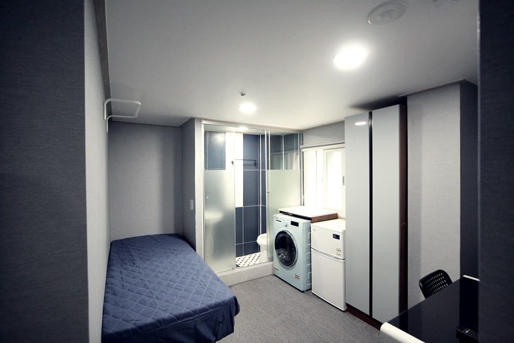 Studio Tel (Monthly Rent 470,000–750,000 Won) -- Deposit 200,000 Won — photo 2 of 14