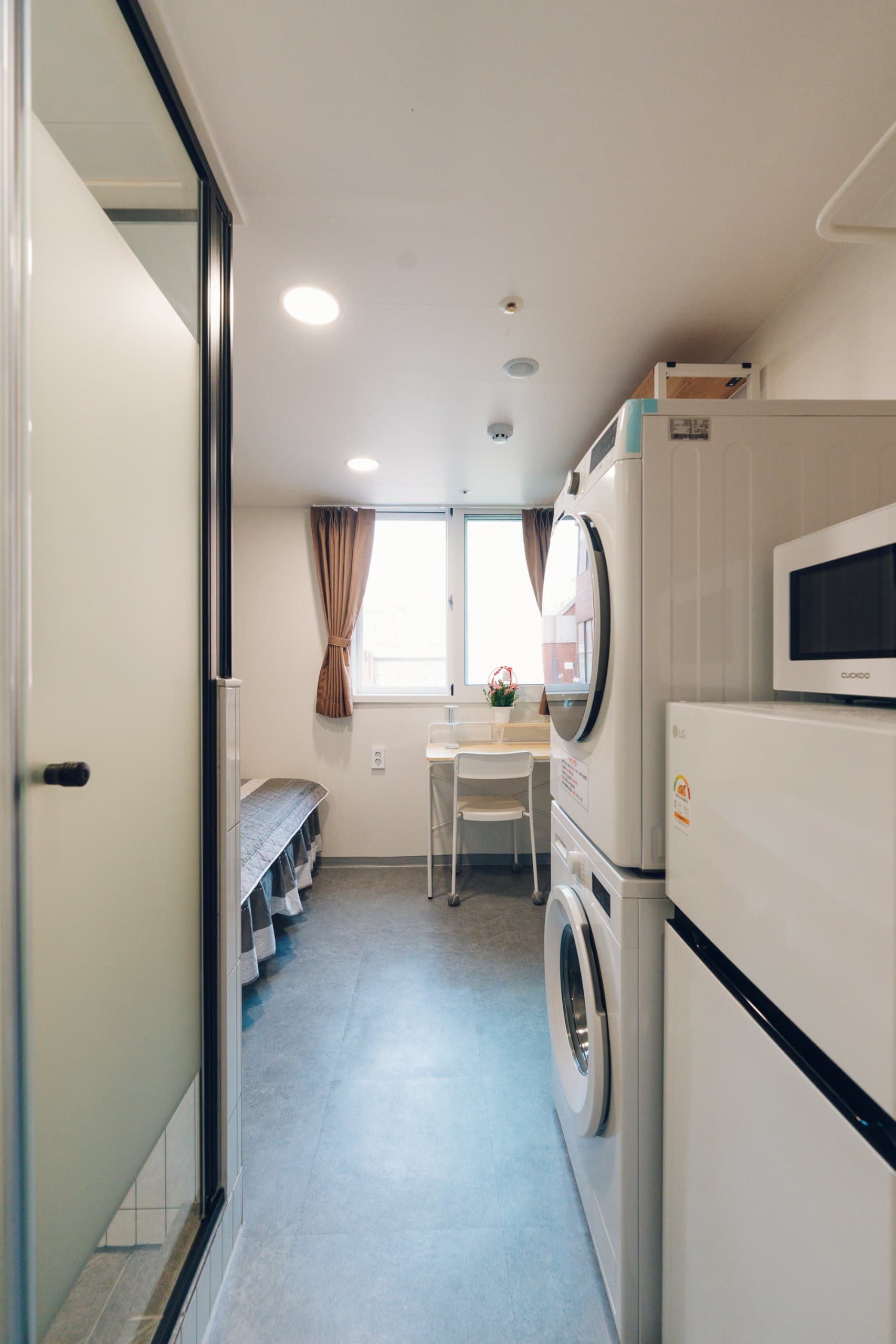 Luxury Studio Apartment (Monthly Rent 700,000–850,000 KRW) — photo 2 of 21