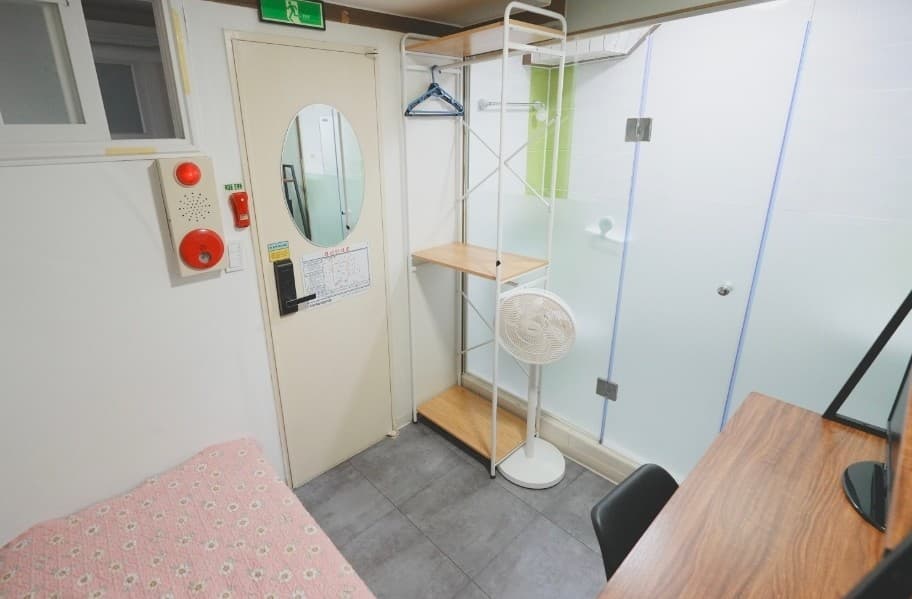 Premium Studio A (Deposit 100,000 won) — photo 1 of 9