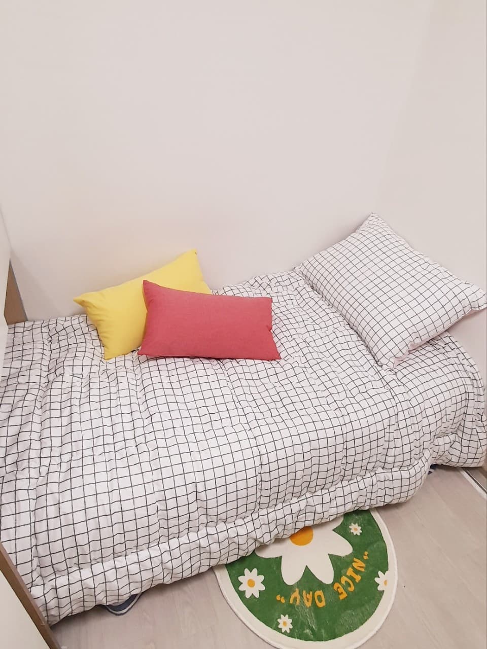 Inner Window Mini Room - 50,000 KRW Deposit — photo 2 of 10
