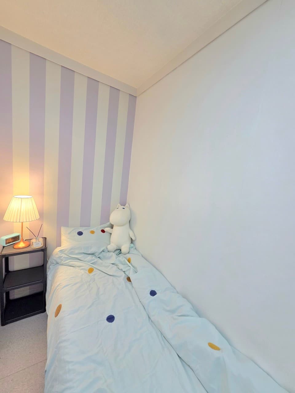 Interior Window Mini Room (Deposit 100,000 KRW) — photo 1 of 7
