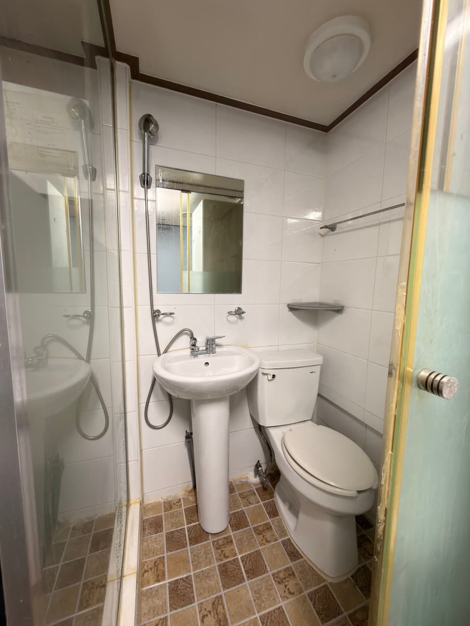 Large Room (Exterior Window Studio Type) - Deposit 100,000 Won — photo 4 of 4