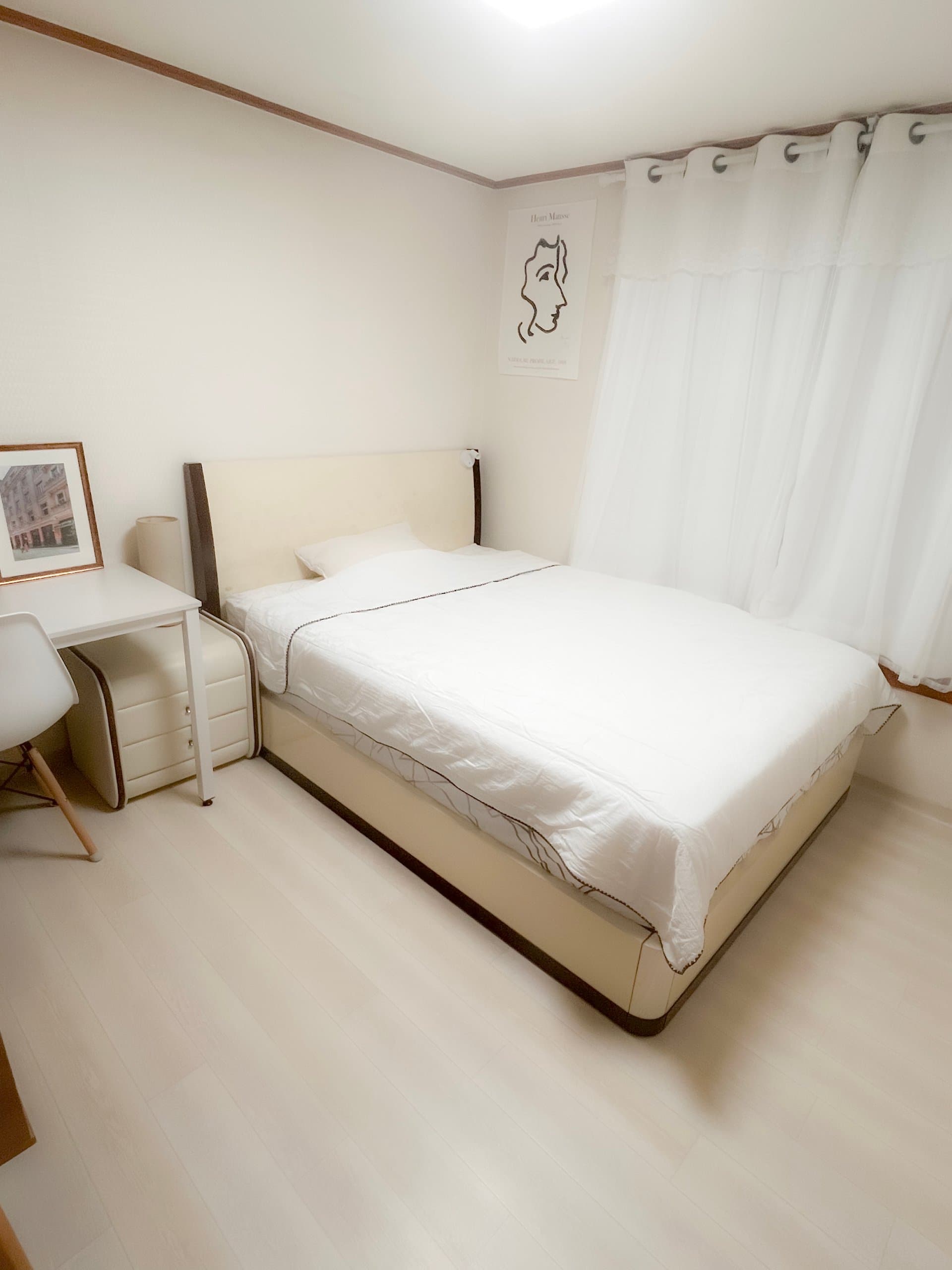 Cozy Room Near Hongdae, Yeonnam, and Mangwon