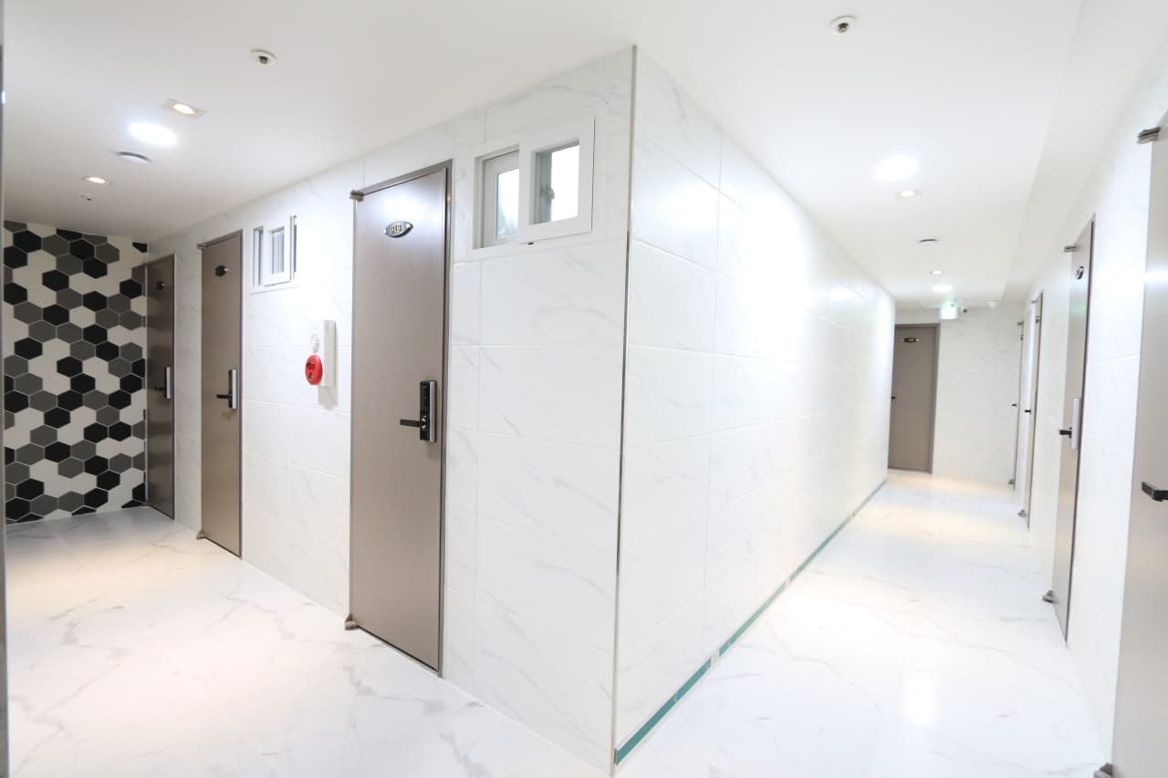 레지던스퍼스트 신촌 — photo 12 of 12