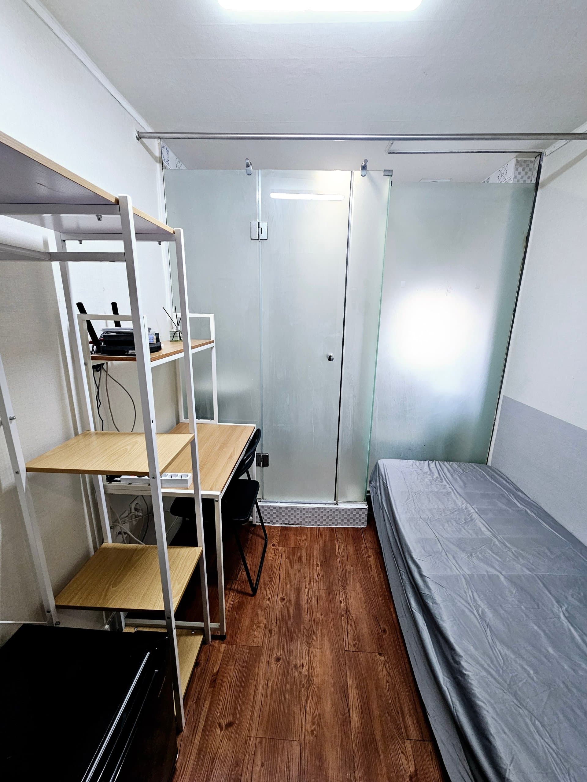 Room C — photo 2 of 7