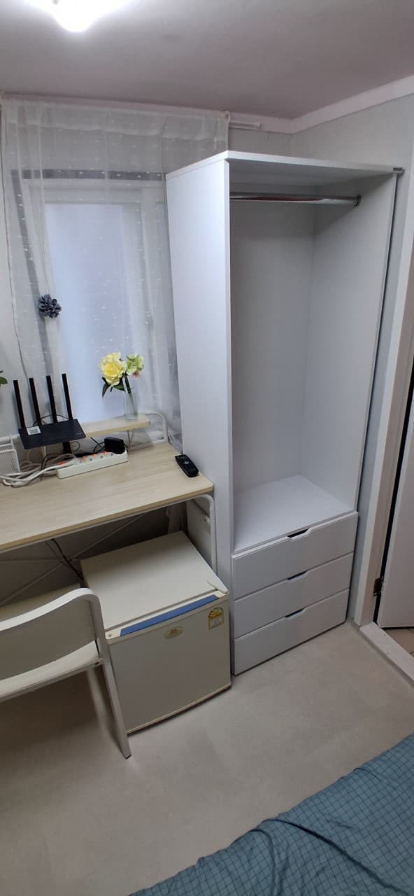 Shower Room with Exterior Window (Deposit 100,000 KRW) — photo 9 of 9