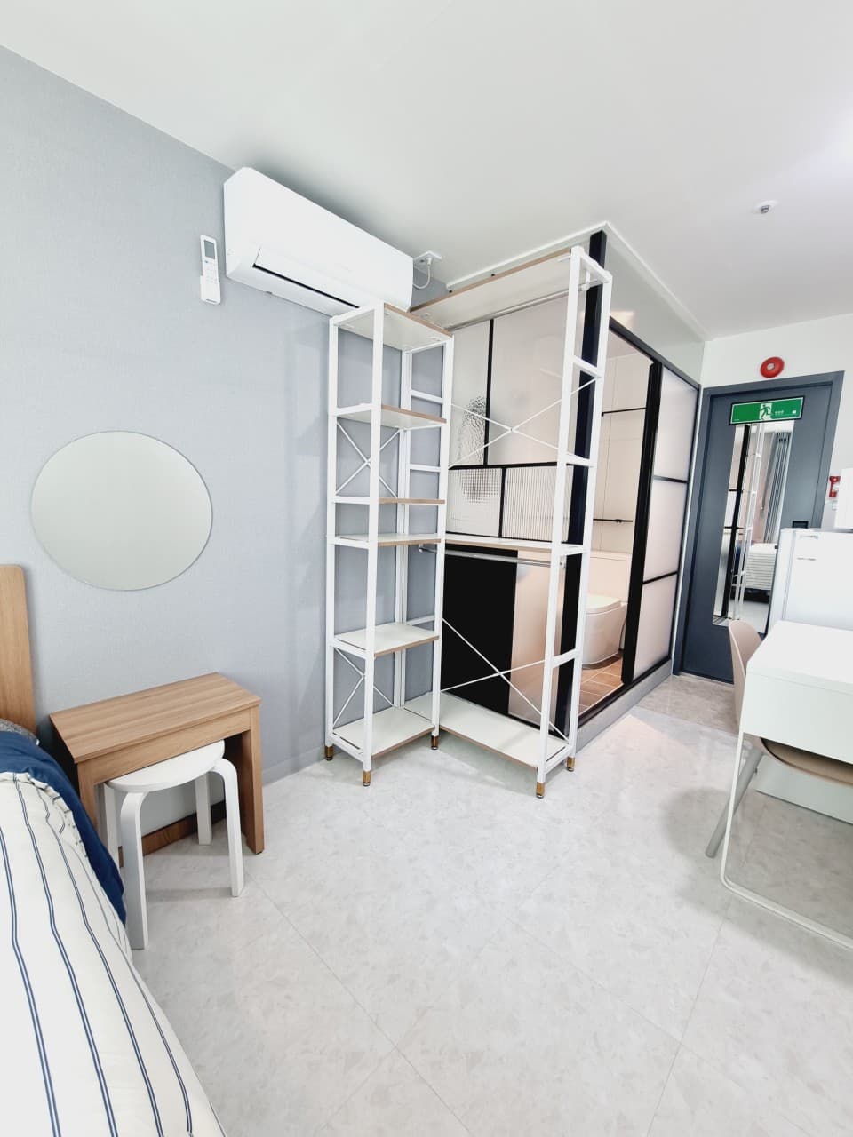 Standard Single Room (Deposit 300,000 KRW) — photo 3 of 3