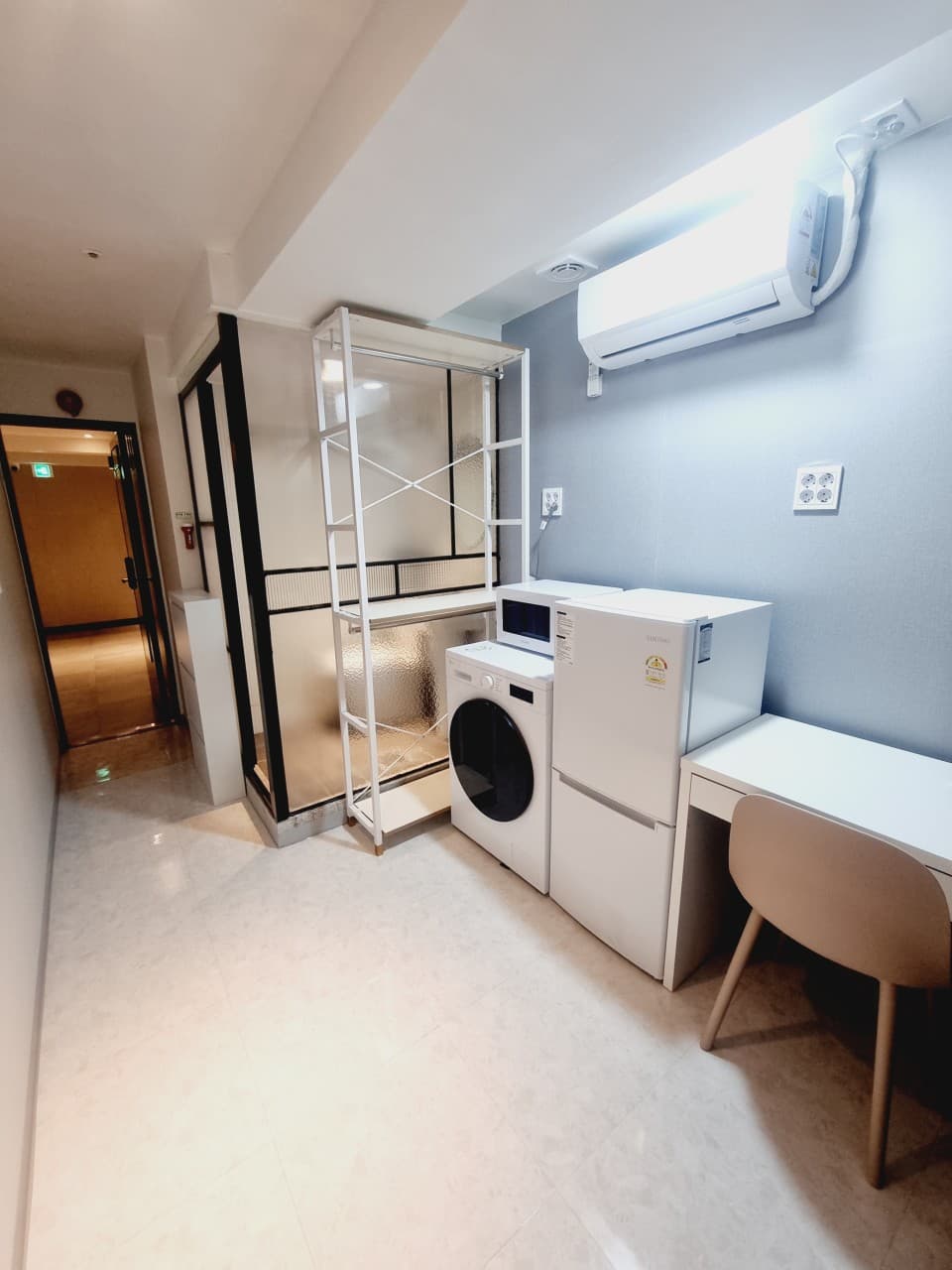 Single Room Premium (Deposit 300,000 won) — photo 2 of 5