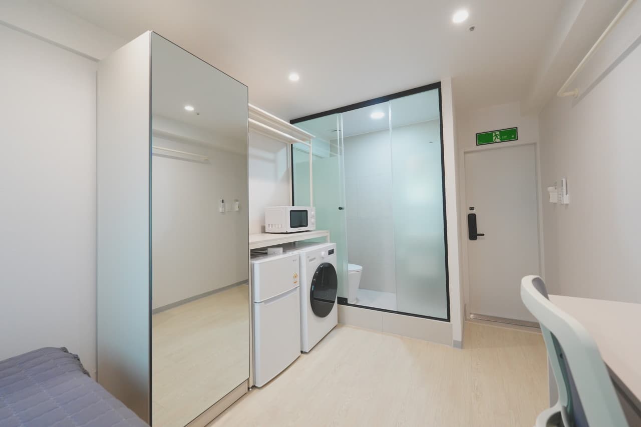 Premium D (Deposit 200,000 KRW) — photo 2 of 5