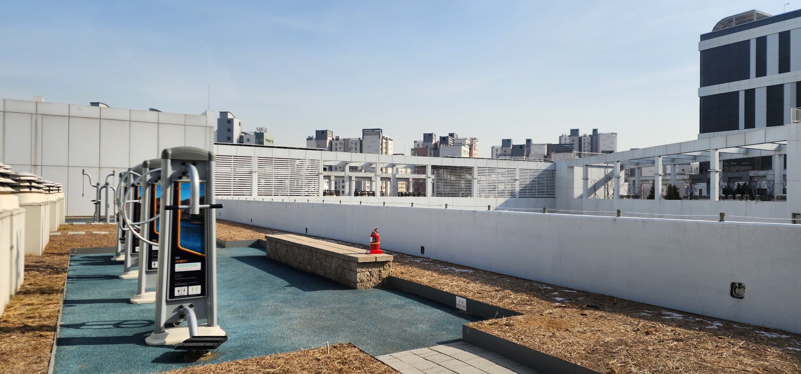Officetel located 15 minutes from Gurae Station, Gimpo — photo 1 of 4