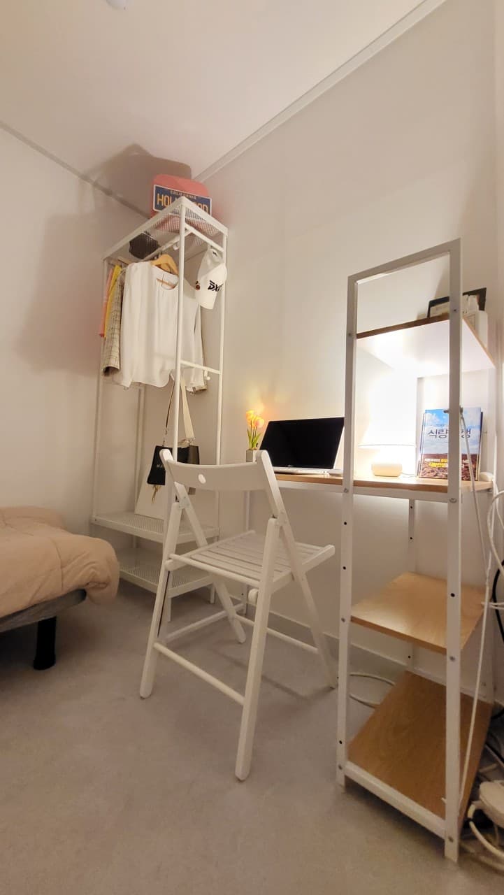 Studio Room with External Window — photo 1 of 2