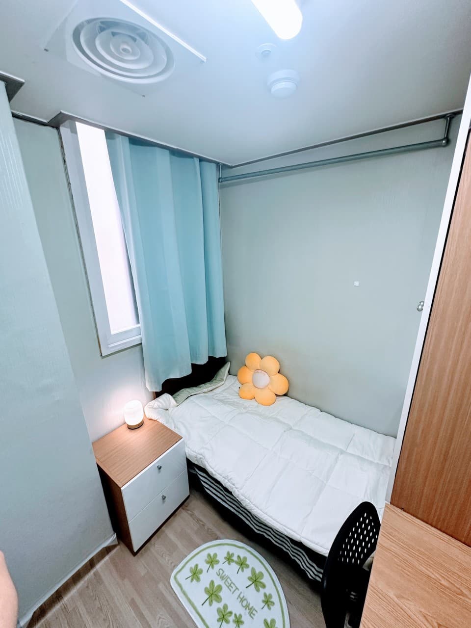 Mini Inner Window (Deposit 100,000 Won) — photo 2 of 4
