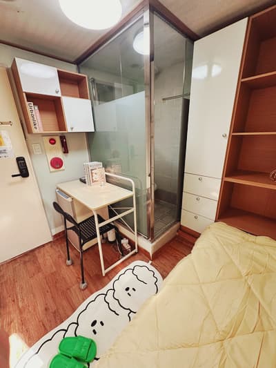 Studio with Exterior Window (Deposit 100,000 Won) — photo 2 of 4