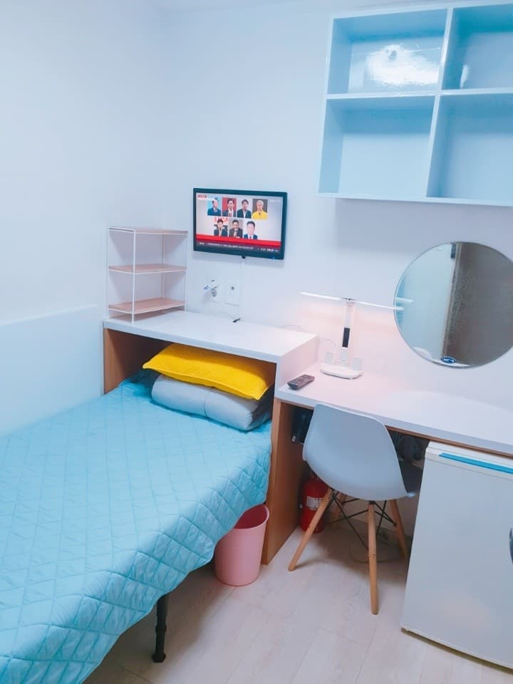 A+ (Studio Type)--Deposit 100,000 won — photo 1 of 5