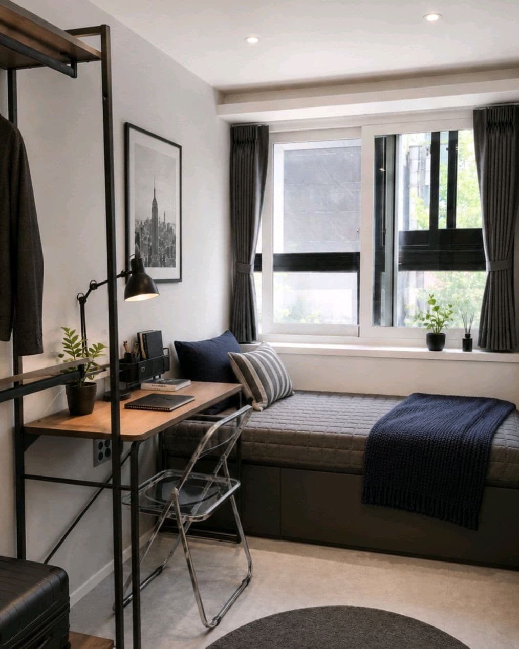 Sweet Studio (Large Window/Washer-Dryer)--Deposit 300,000 KRW — photo 1 of 15