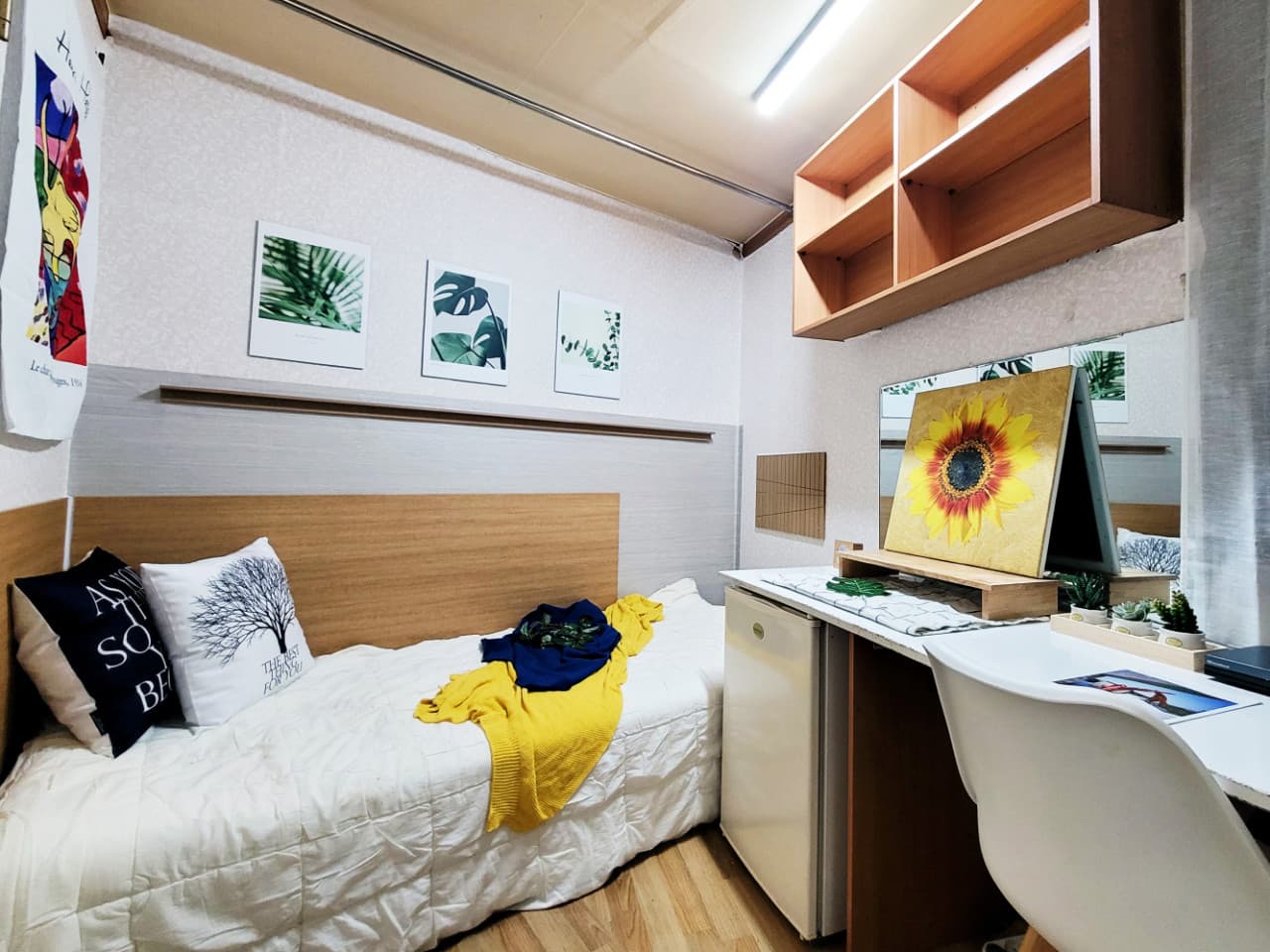 Room without Shower (330,000–350,000 won) — photo 1 of 15