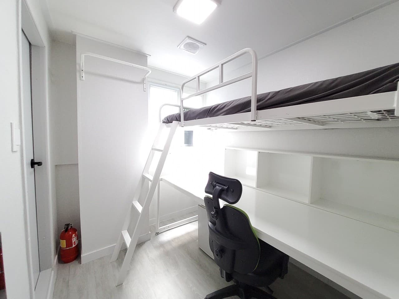 이지스테이 외대점 — photo 2 of 10