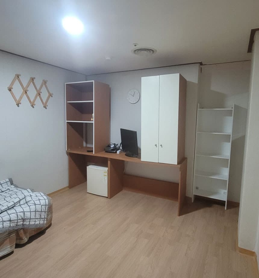 Room 443 Double Room (Deposit 50,000 KRW) — photo 1 of 4
