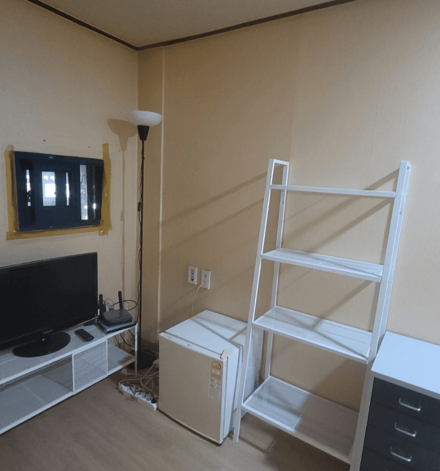 Room 443 Double Room (Deposit 50,000 KRW) — photo 2 of 4