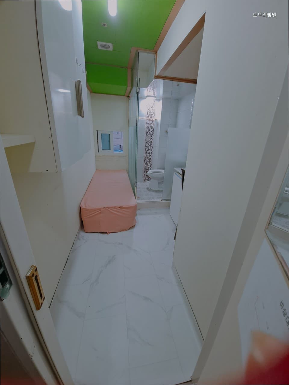 Room 405 Studio Type (Deposit 20,000 Won) — photo 1 of 2