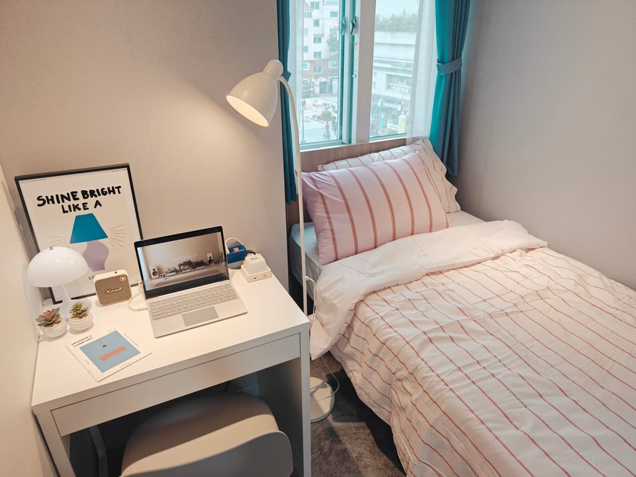 Deluxe Single Room (Deposit 200,000 KRW) — photo 2 of 8