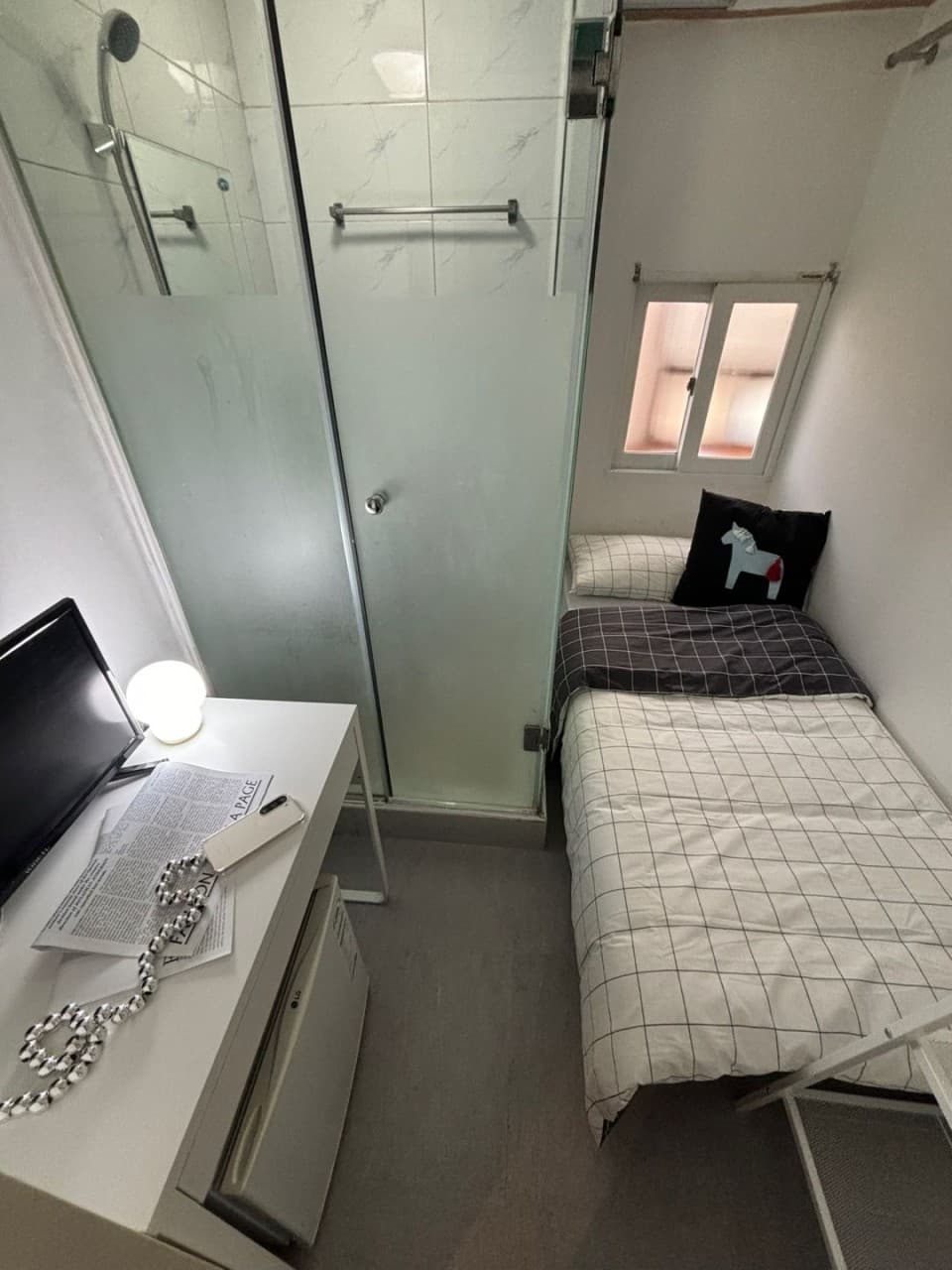 Exterior Window Shower Room 401 (Deposit 50,000 KRW) — photo 5 of 5