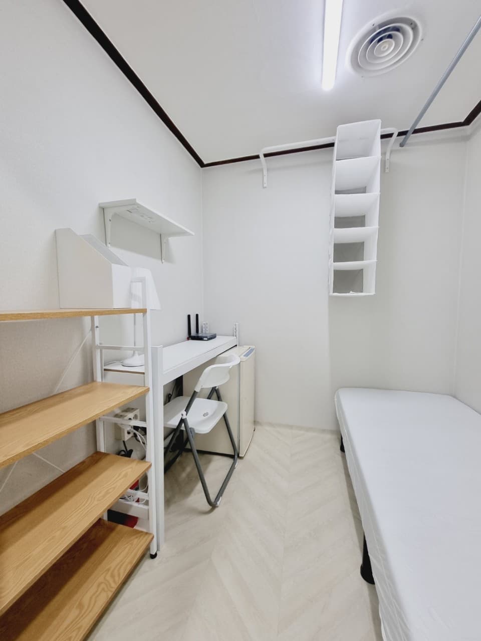 Outer Window Studio (Female/Male) — photo 13 of 13