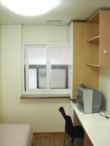 Inner Window Room without Shower — photo 1 of 2