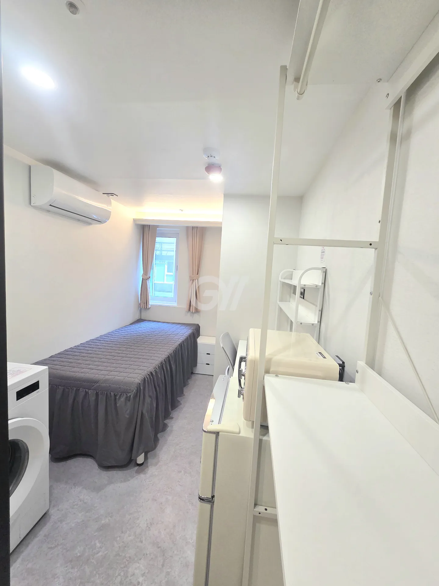 Deluxe Value Room with Exterior Window (Deposit 300,000 KRW) β photo 1 of 2