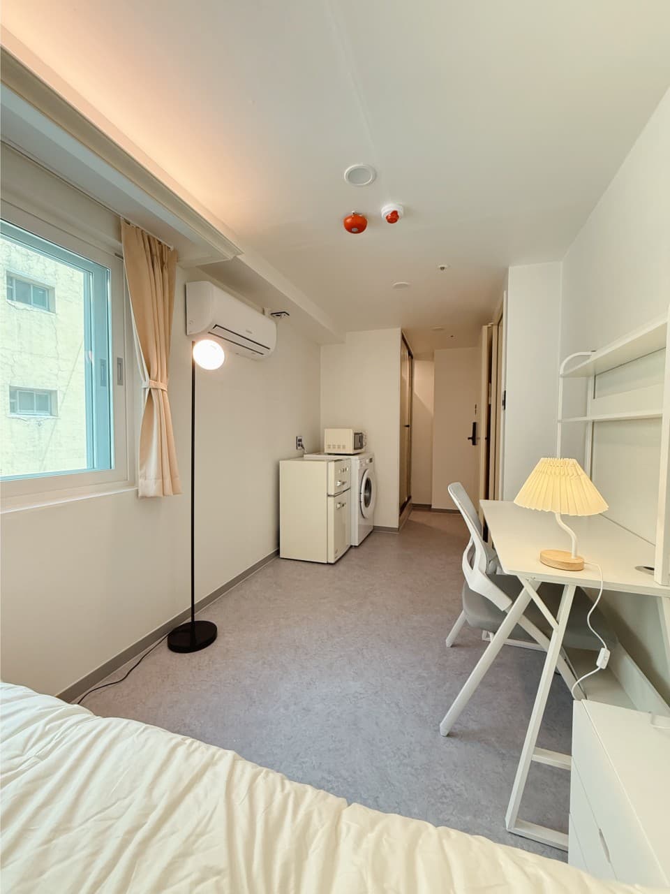 Suite Room (Up to 1-2 People) -- Deposit 300,000 KRW β photo 2 of 4