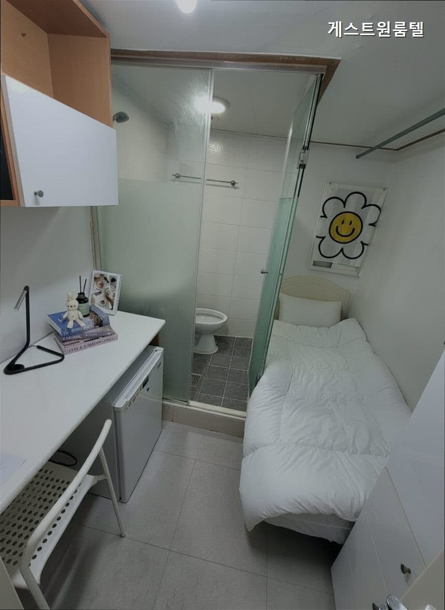 게스트 원룸텔 충무로3가 — photo 2 of 33
