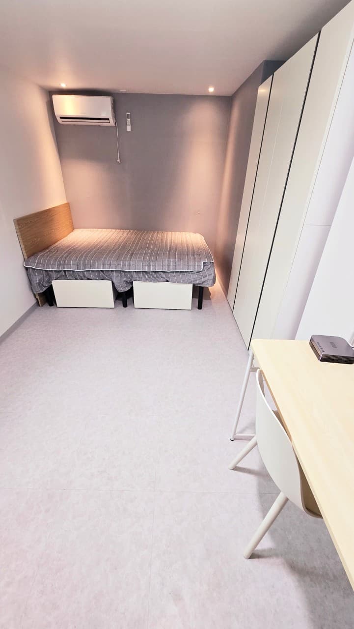 Suite Room (Deposit 200,000 Won) — photo 2 of 7