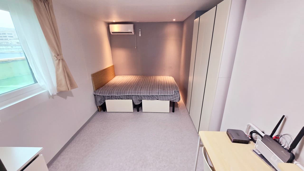 Suite Room (Deposit 200,000 Won) — photo 1 of 7