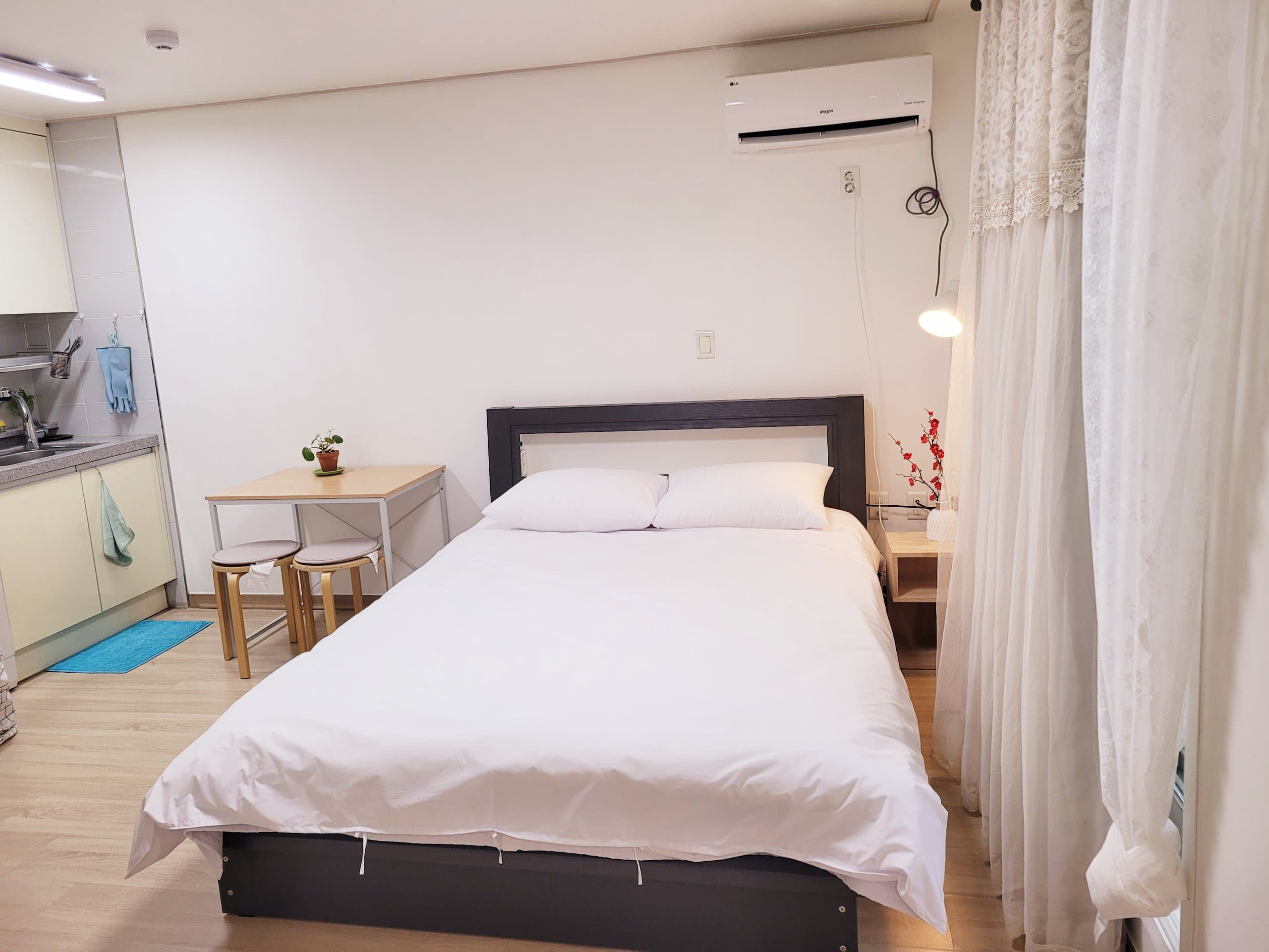 홍대.연남동 연희동 10분이내 인접 — photo 2 of 6