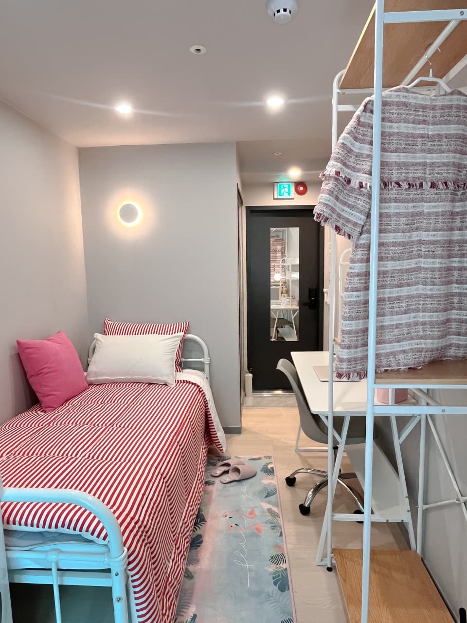 Room Type B — photo 1 of 9