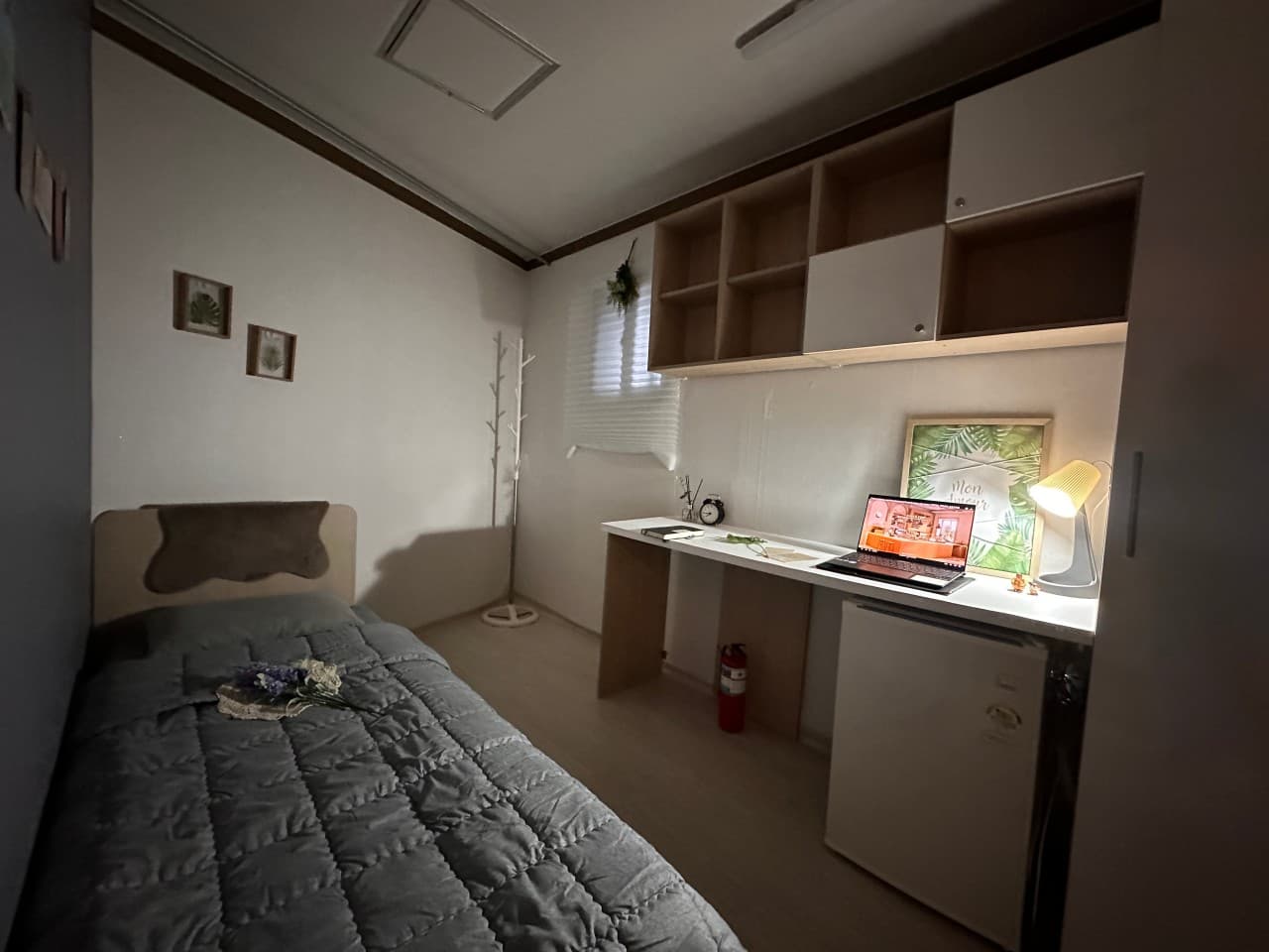 Deluxe Room with Exterior Window (Deposit 200,000 KRW) — photo 1 of 3