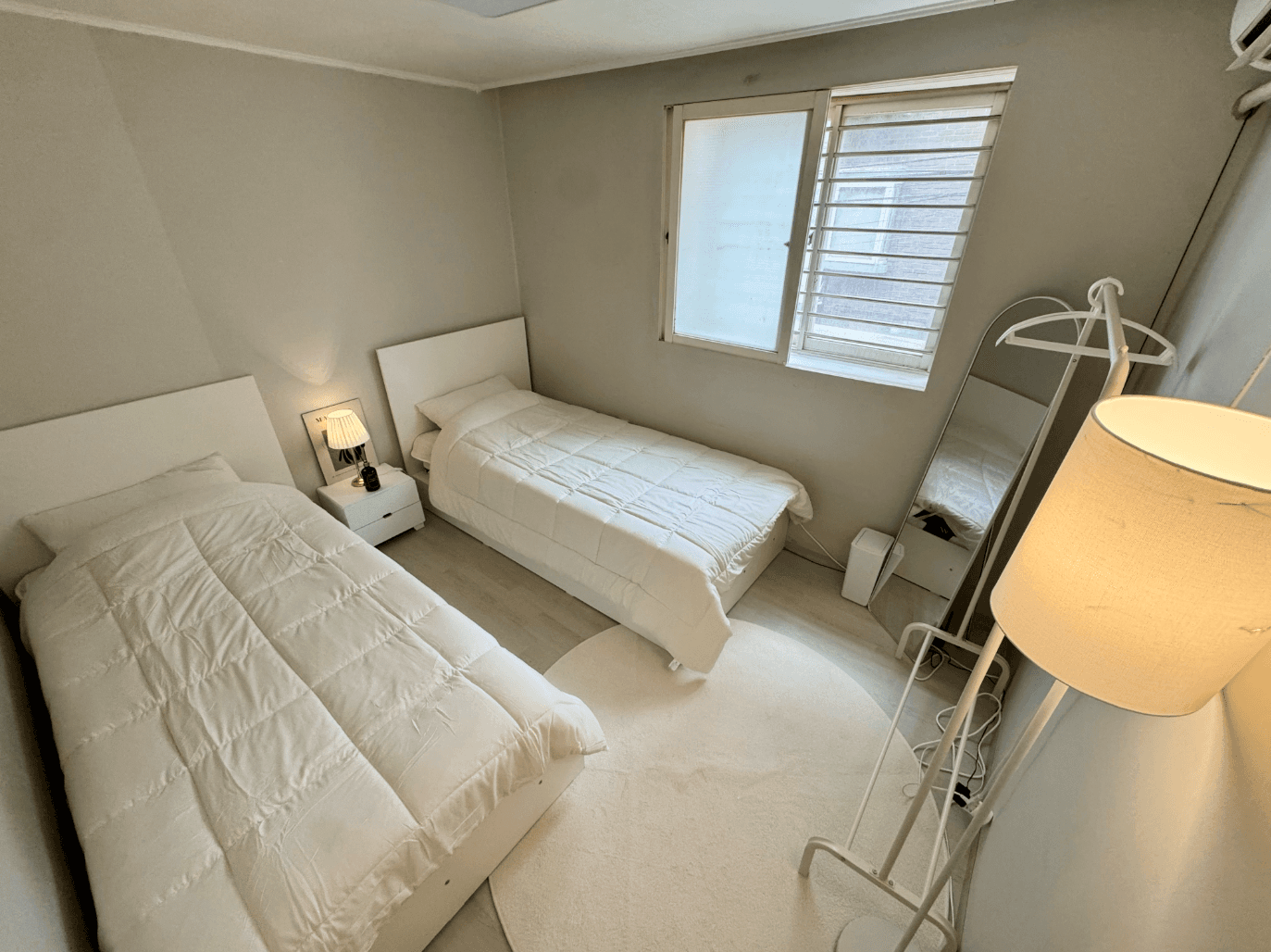 Cozy Room — photo 1 of 10