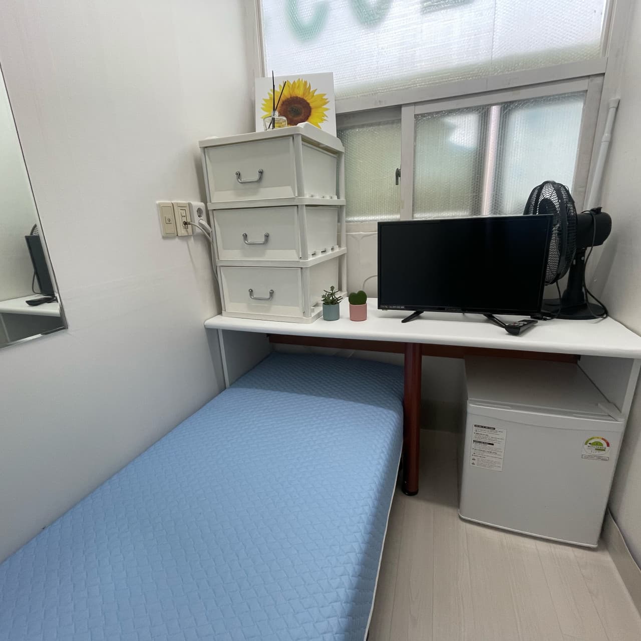 Miniroom — photo 7 of 7